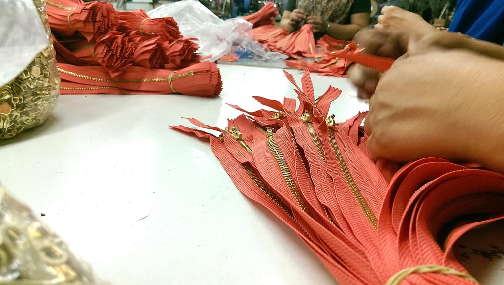Buy Zippers In Bulk